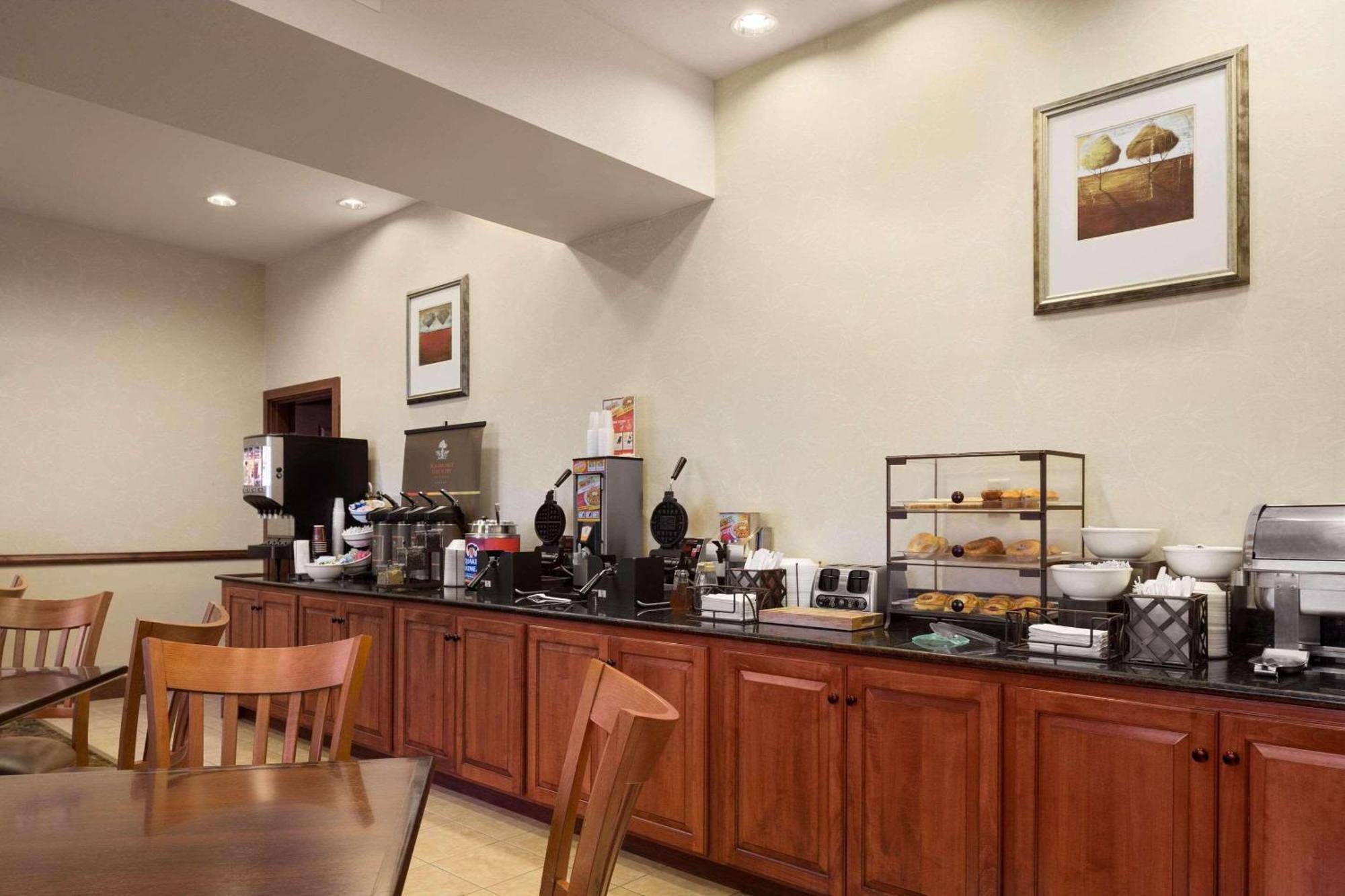 Country Inn & Suites By Radisson, Crestview, Fl Buitenkant foto